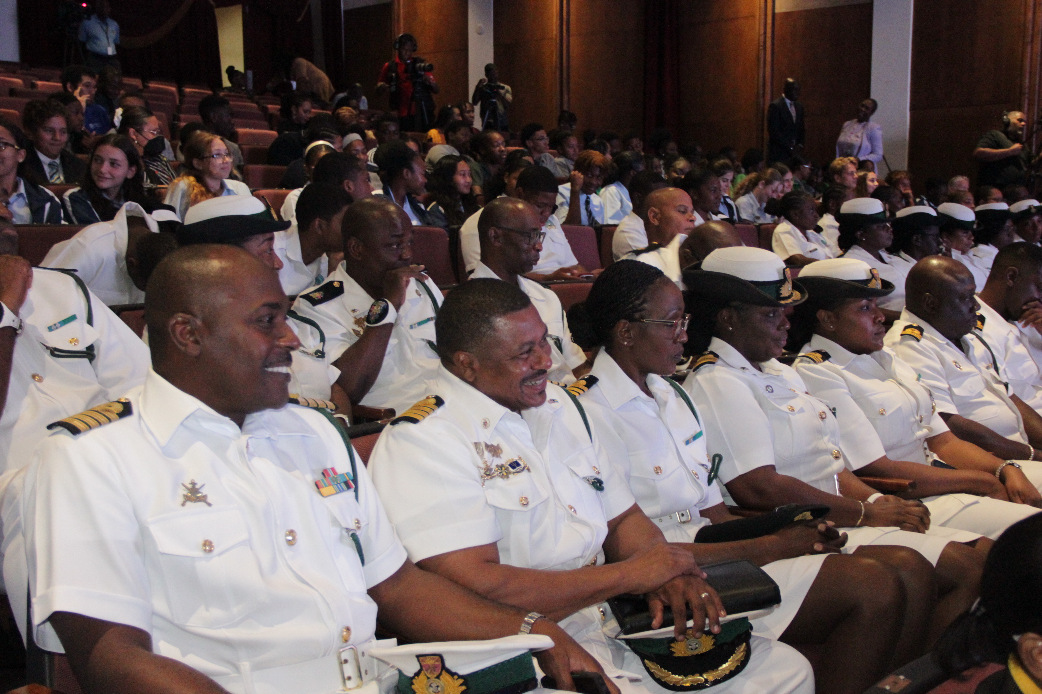 Secretary of the Navy pays Courtesy Call on Commander Defence Force